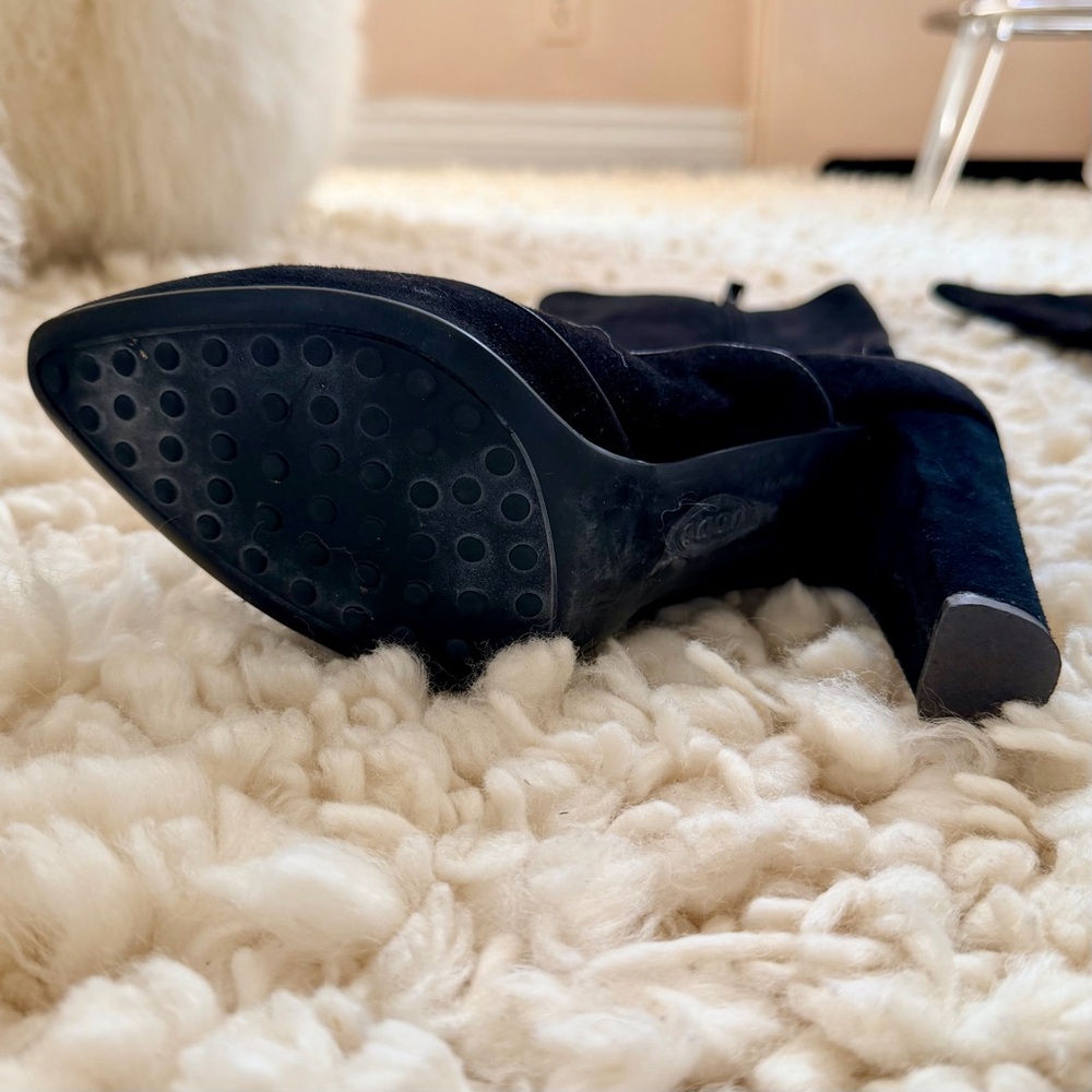 Tod's Black Knee-High Suede Heeled Boots - Picture 4 of 12